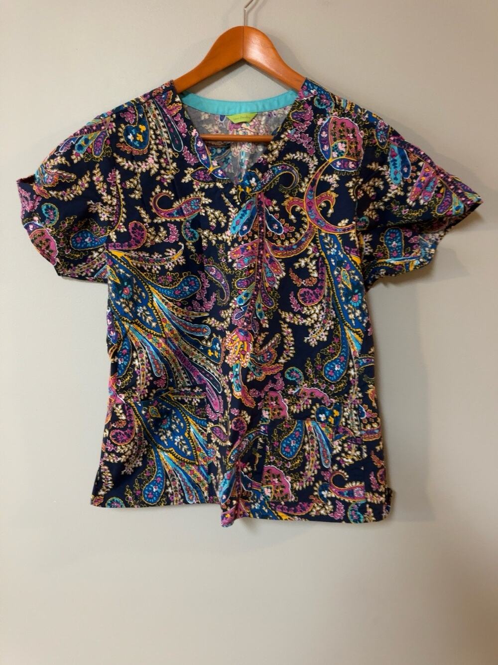 Vera Bradley Scrub Top Women’s Large Paisley V Neck Stretch Nurse Uniform